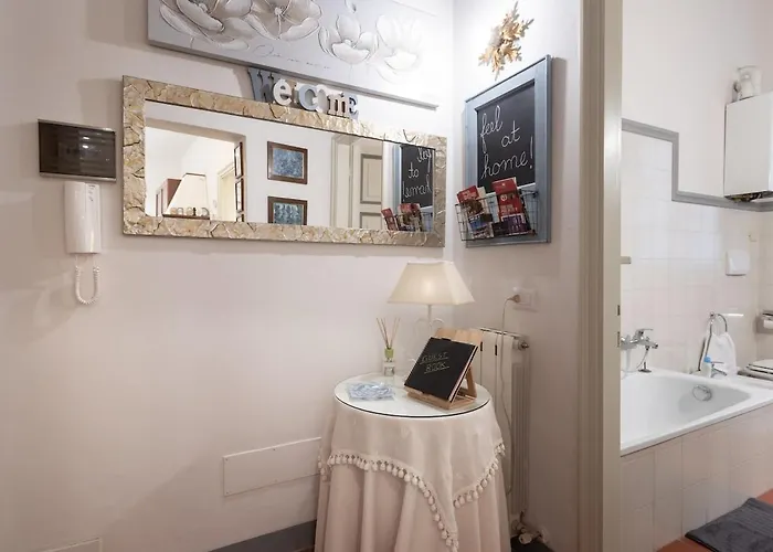 La Stanza Dei Gigli - Centro Storico Apartment *